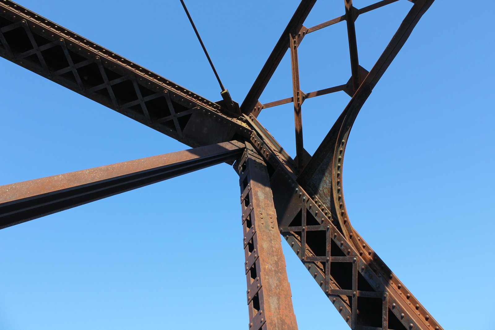 Upper angle connection